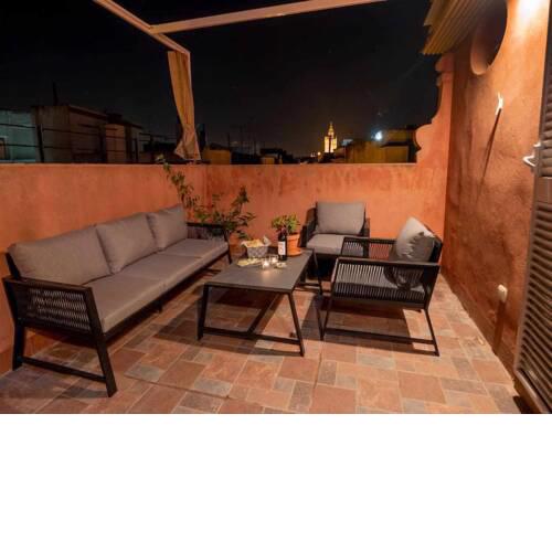 Monkeys Luxury Apartment Alfalfa