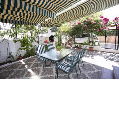MONKÓ - EL PATIO DE LA BUGAMBILLA