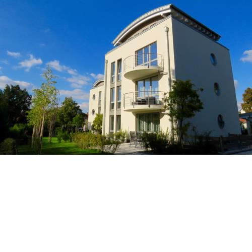 Monopol Apartments