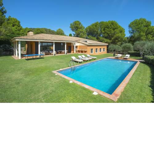 Mont-ras Villa Sleeps 8 Pool WiFi