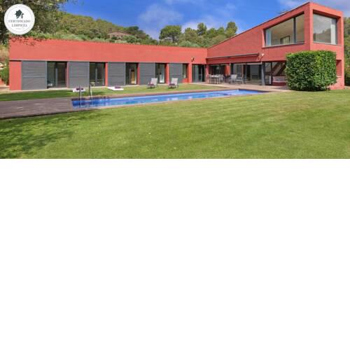 Mont-ras Villa Sleeps 8 Pool