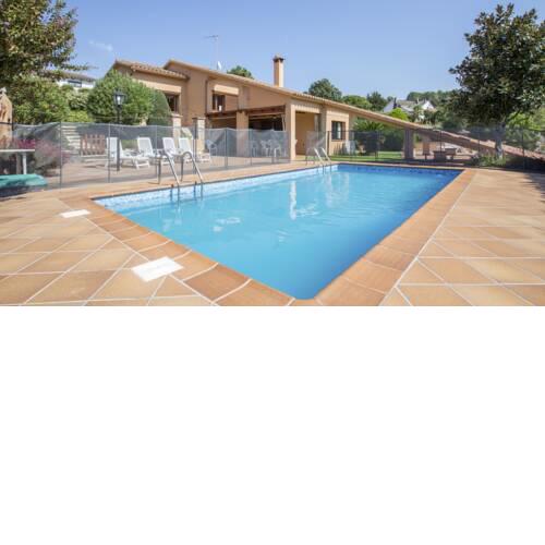 Montbarbat Villa Sleeps 14 with Pool