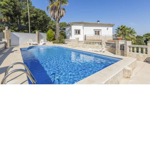 Montbarbat Villa Sleeps 5 with Pool