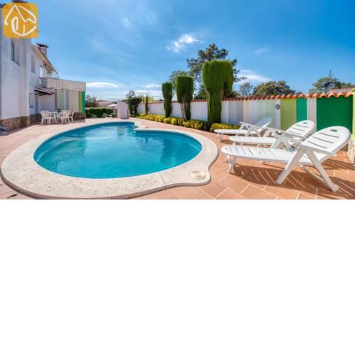 Montbarbat Villa Sleeps 8 Pool