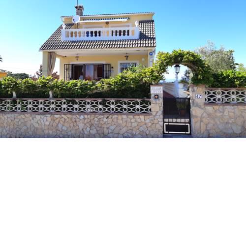 Montbarbat Villa Sleeps 8 WiFi