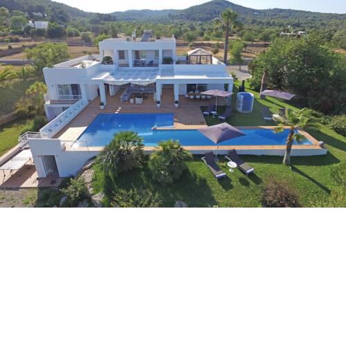 Montecristo Villa Sleeps 14 with Pool Air Con and WiFi