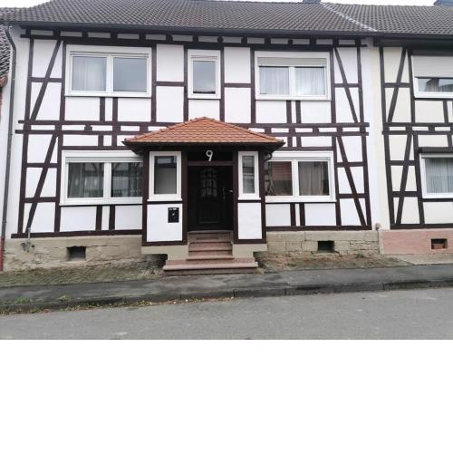 Monteurzimmer Oberlistingen 4 Zweibettzimmer mit 2 Bädern
