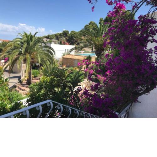 MORAIRA, PRECIOSO ADOSADO al LADO DEL MAR