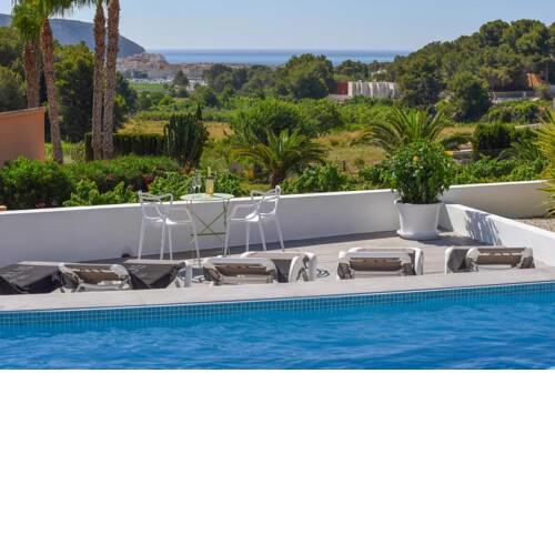 Moraira Villa Sleeps 6 with Pool Air Con and Free WiFi