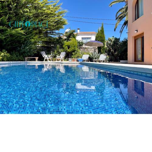 MOSCATEL Apartamento en Chalet con piscina compartida