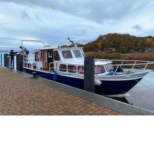 Motorschiff DORINA