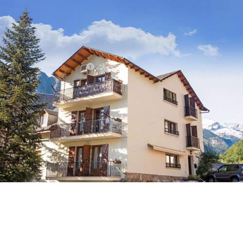 Mountain-View Holiday Home in Boí near Ski-Area