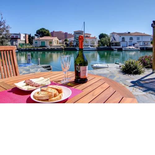 Muga Great Canal House
