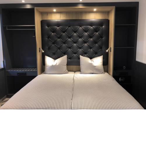 Munich Deluxe Hotel
