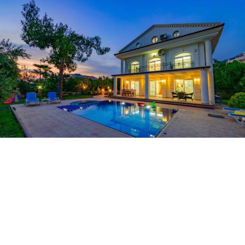 Musa - 5 Bedroom Holiday Villa in Hisaronu