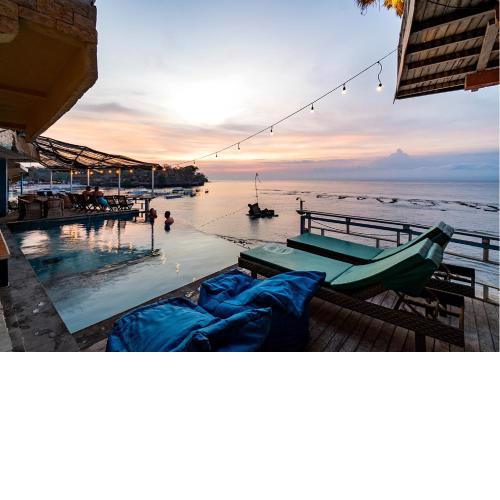 Mushroom Beach Bungalows