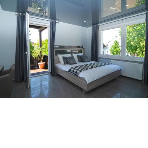 Nanis Hotel & Appartements