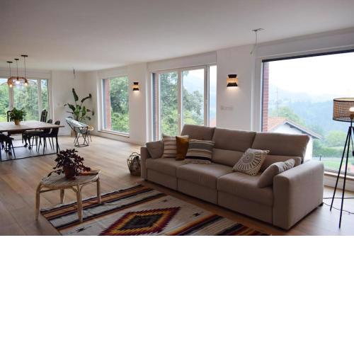 Naturaleza y tranquilidad en casa con jardin