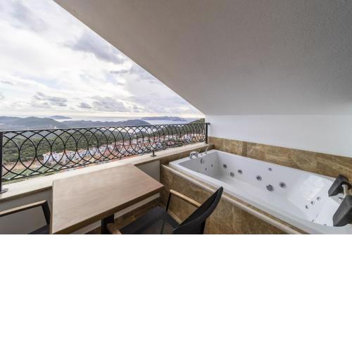 Nature Sea View Flat with Jacuzzi in Kas Antalya