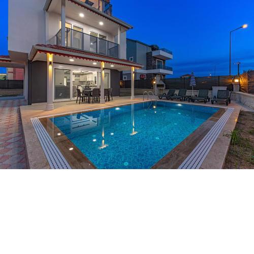 NEAR BY THE LAND OF LEGEND’S PRIVATE POOL VILLA SUN