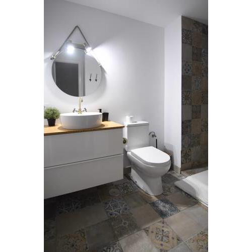 Near the beach - 3Bed - 2bath - Wifi