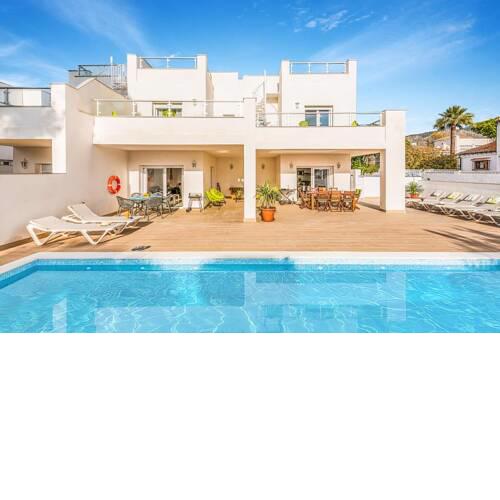 Nerja Villa Sleeps 14 with Pool Air Con and WiFi