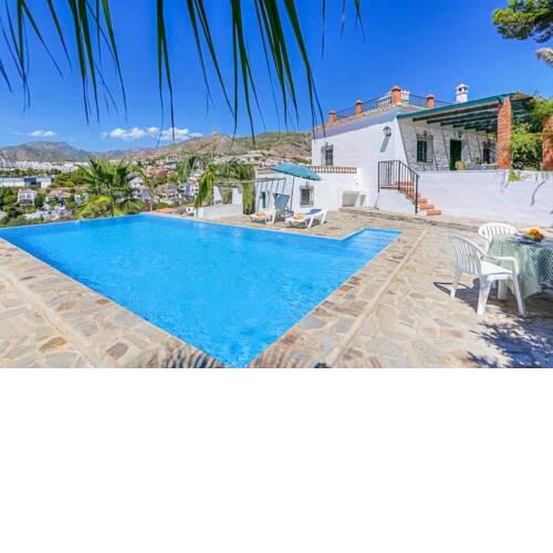 Nerja Villa Sleeps 5 with Pool Air Con and WiFi