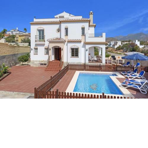 Nerja Villa Sleeps 6 Pool Air Con WiFi