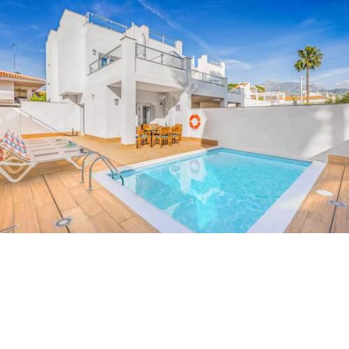 Nerja Villa Sleeps 6 with Pool Air Con and WiFi