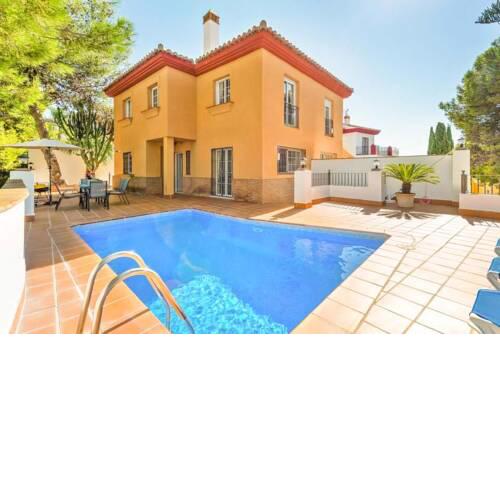 Nerja Villa Sleeps 6 with Pool Air Con and WiFi