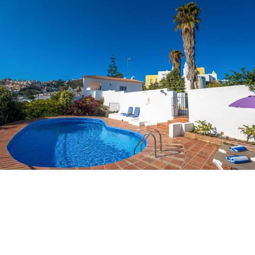 Nerja Villa Sleeps 8 with Pool Air Con and WiFi