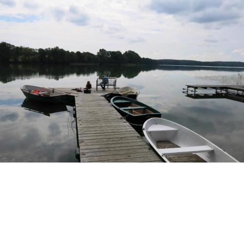 Neu "Blaues Haus am See mit Boot"