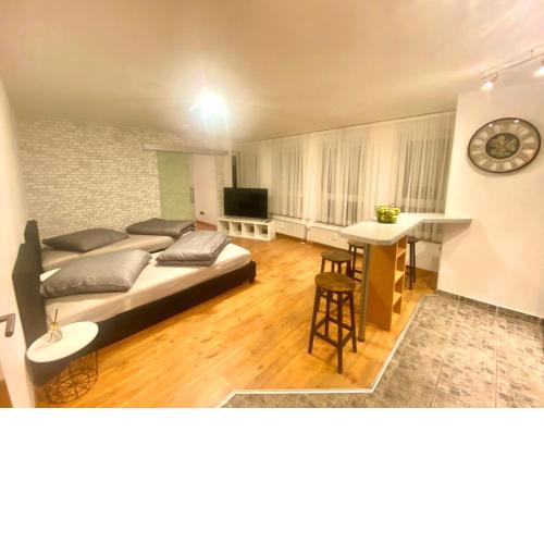 Neu eingerichtete Wohnung im Stadtzentrum mit W-LAN,Netflix, Amazon Prime Home Sweet Home
