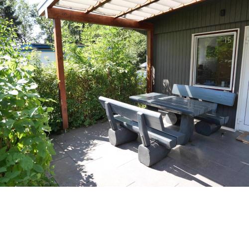 Neu "Graues Haus am See mit Boot"