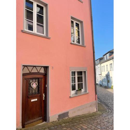 Neu im Angebot romantisches und gemütliches Ferienhaus in der Altstadt von Saarburg mit Sauna und Kinder Spielecke