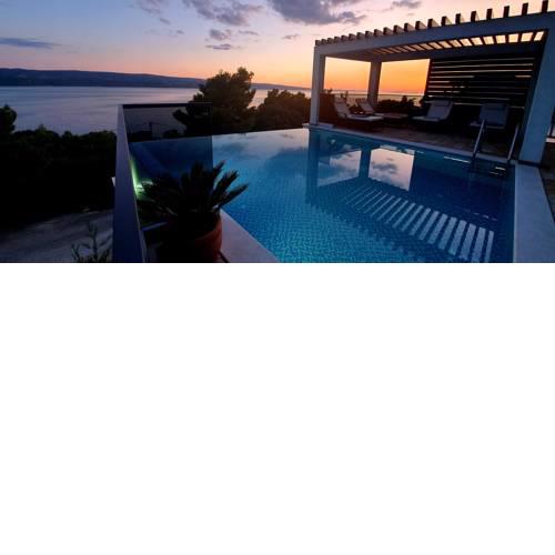 NEU! Villa Lucic Omis, beheizter privater Pool und Jacuzzi, Blick über Adria