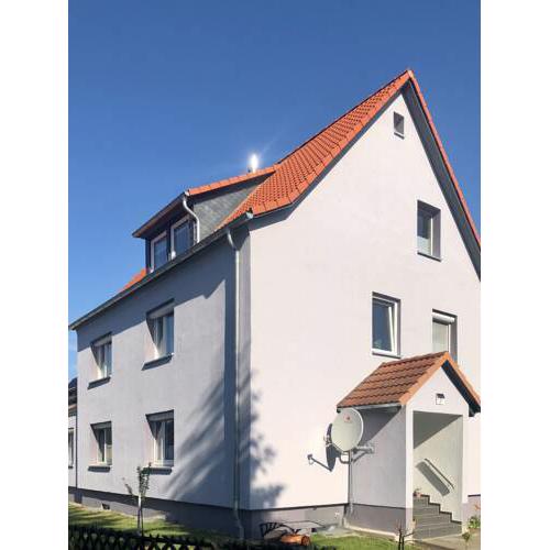 Neue 1-Zimmer-Souterrainwohnung mit Küchenzeile +Bad