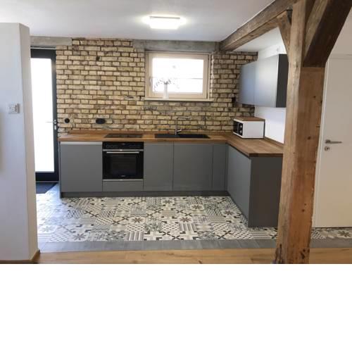 Neue und barrierefreie Altbauwohnung mit Charme