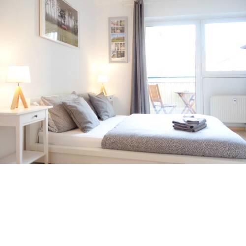 Neustadt Home - Whg mit Balkon & Tiefgarage