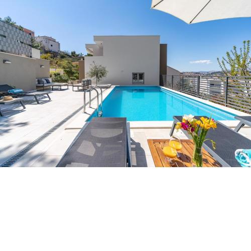 New - Villa Nina with private 32 sqm heated pool, 5 bedrooms, fun zone, 850m from the beach