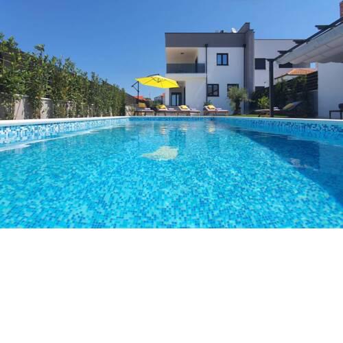 New 2020! 4* Villa Ivona with pool and jacuzzi