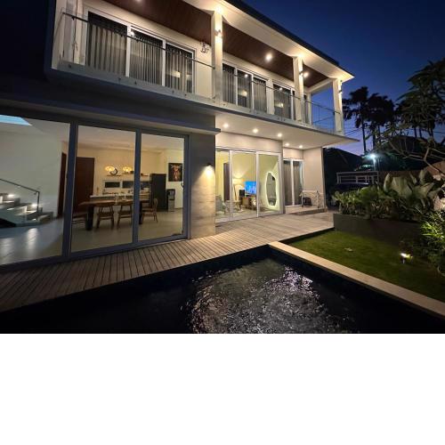 NEW 3 BEDROOM VILLA CANGGU BERAWA 9 mins FINNS & ATLAS, RICE FIELD VIEW