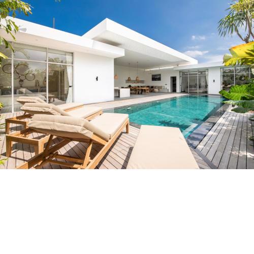 New 4 Br Villa Heart Of Canggu K5