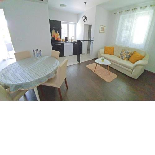 New 4 star apartment