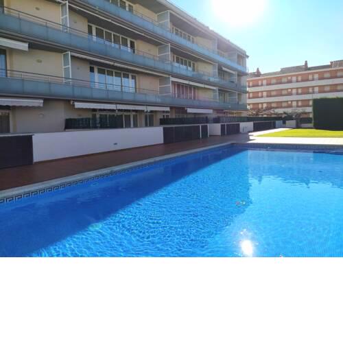 NEW! Apartamento con piscina y balcón a 2 minutos de la playa. WI-FI