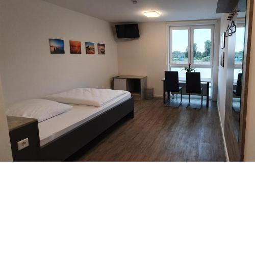 NEW CITY ROOMS