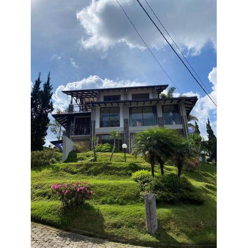 New Edelweiss Villa at Villa Istana Bunga
