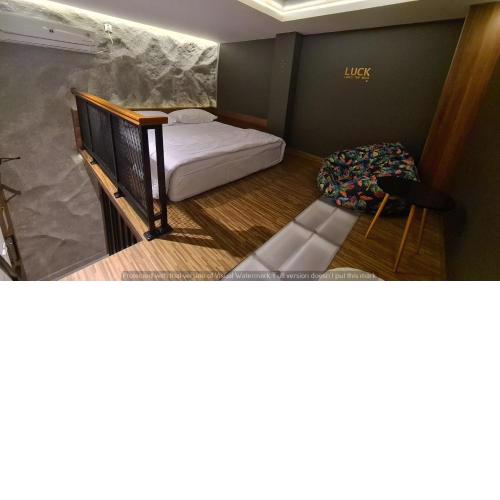 New Golden Clouds - Non Smoking Homestay