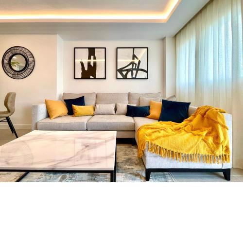 New luxury 2 bed apartment, Puerto deportivo Estepona