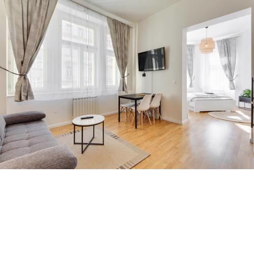 New luxury apartment in the centre with Netflix